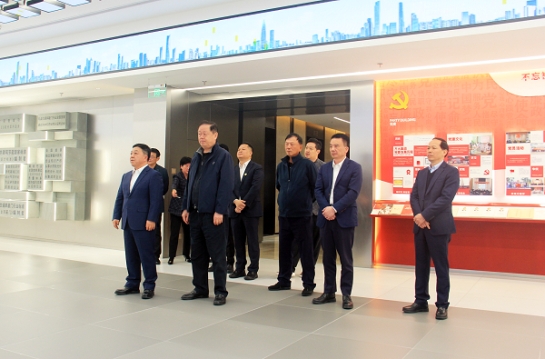 中共江西省委副書(shū)記、省長(zhǎng)葉建春一行考察方大集團(tuán)
